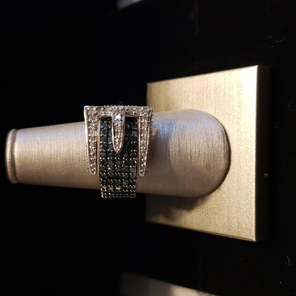 Ladies Diamond Buckle ring